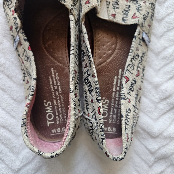 TOMS Heart Moms Slip-on Casual Flats, Women's size 6.5 - Picture 2 of 6